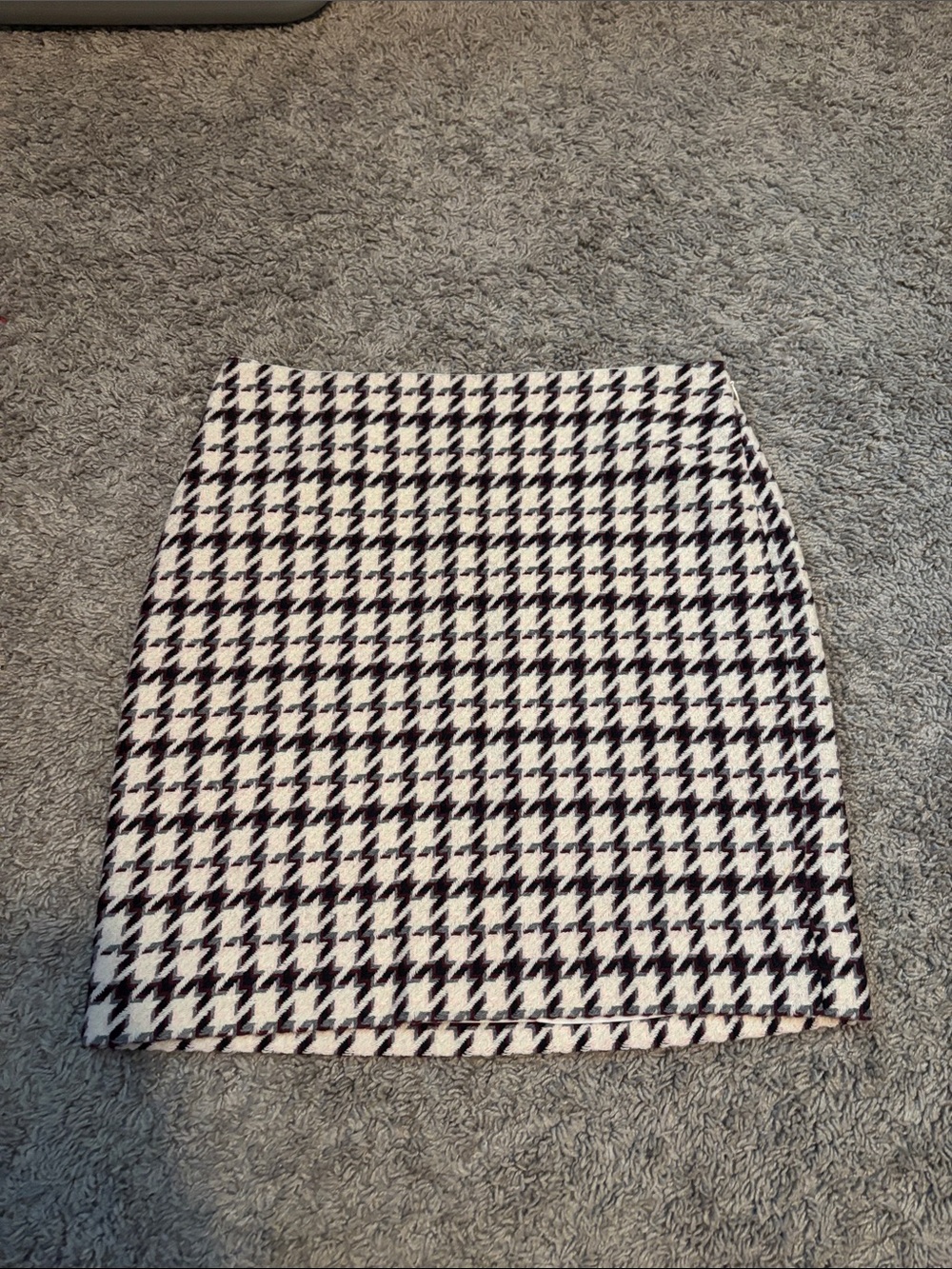 White House Black Market Black & White Houndstooth Mini Skirt